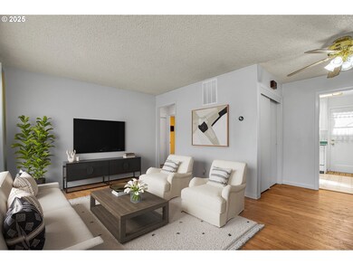 608 E Franklin St, Newberg, OR 97132 - photo 6