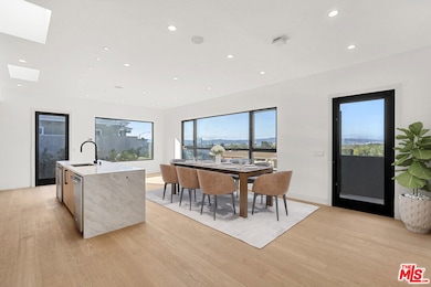 5280 Sanchez Dr, Los Angeles, CA 90008 - photo 2