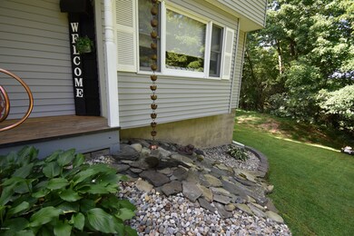 105 Griff Ct, Dingmans Ferry, PA 18328 - photo 5