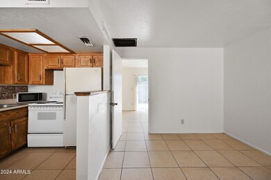 1119 E Eva St unit B, Phoenix, AZ 85020 - photo 4