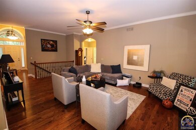 4412 SW Shenandoah Rd, Topeka, KS 66610 - photo 3