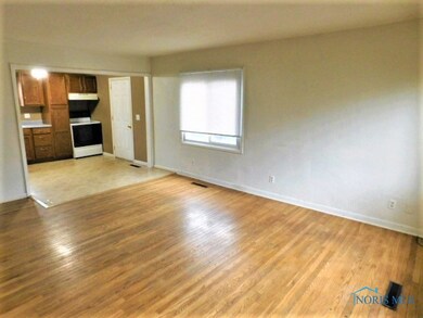 827 Bernard Ave, Findlay, OH 45840 - photo 2