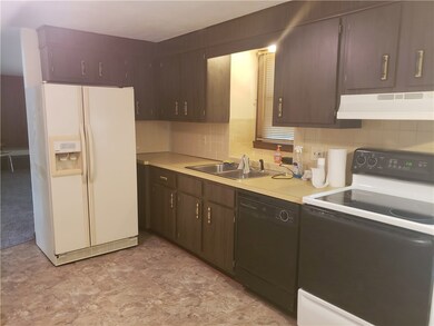 7 Amana Dr, Johnston, RI 02919 - photo 2