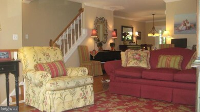 8021 Galla Knoll Cir, Springfield, VA 22153 - photo 3