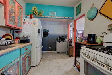 2220_E_35th_St-2a