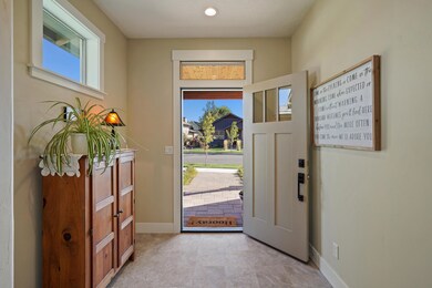 801 NW Rimrock Dr, Redmond, OR 97756 - photo 4