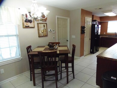 8469 Spicewood Dr, Jacksonville, FL 32216 - photo 3