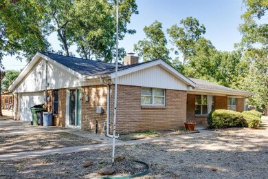 901 Russell Ln, Bedford, TX 76022 - photo 2