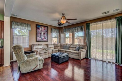 109-LivingRoom_2