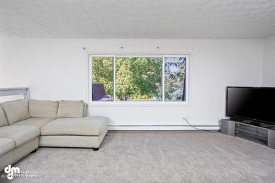 41-Living KJC_4041