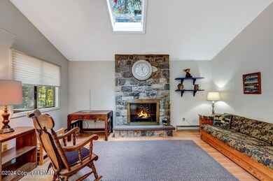 122 Long View Ln, Pocono Pines, PA 18350 - photo 2