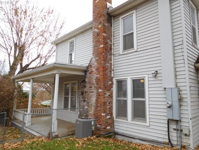 303 NW Ellis Ave, Pendleton, OR 97801 - photo 3