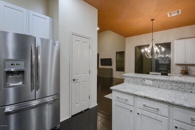 Kitchen/Bar