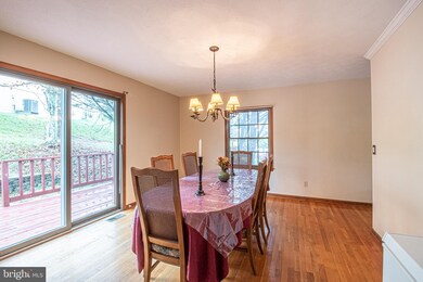 1202 Lakeview Dr, Cross Junction, VA 22625 - photo 3