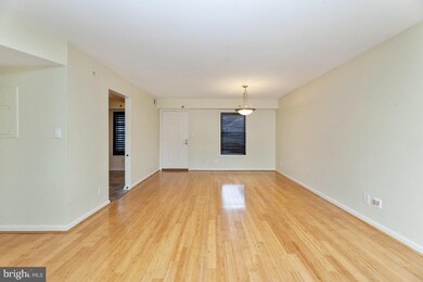 The Four Winds at Oakton unit 2-E5, Oakton, VA 22124 - photo 5