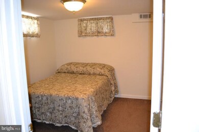 337 Eagle Harbor S, Laurel, MD 20724 - photo 2