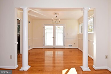 10434 Windsor View Dr, Potomac, MD 20854 - photo 6