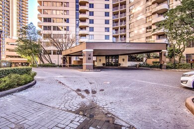 Fabulous condominiums flanking the Galleria...walk