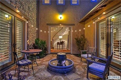 Courtyard into home