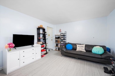 10 Bryant Crescent unit 2A, White Plains, NY 10605 - photo 4