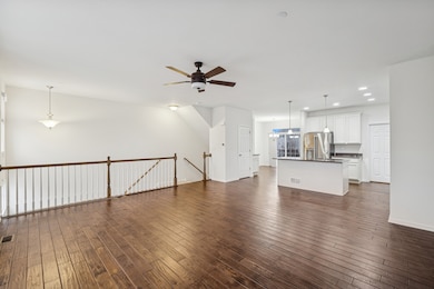 70 Marcel Ln, Schaumburg, IL 60194 - photo 2