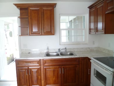 5541 N Lewis Rd, West Palm Beach, FL 33415 - photo 3