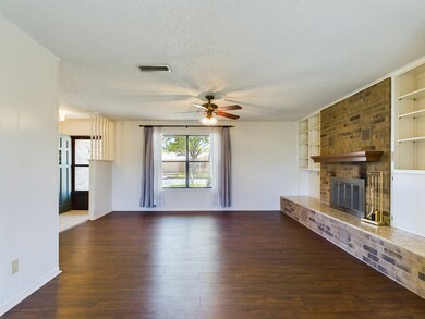 706 Kristofer St, Fredericksburg, TX 78624 - photo 5