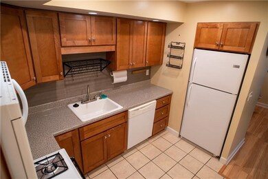 132 Hoffman Ave unit 112, Cranston, RI 02920 - photo 2