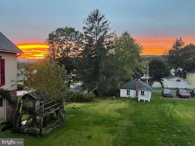 805 North St, Jim Thorpe, PA 18229 - photo 4