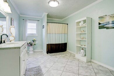 12819 Country Lea Ln, Alvin, TX 77511 - photo 7