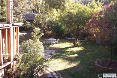 Lushly landscaped rear yard