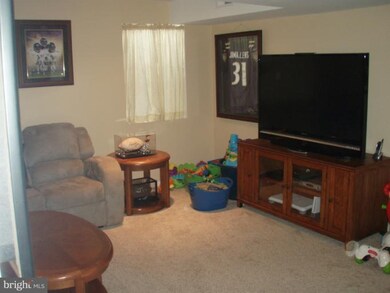 1702 Amberfield Ct, Crofton, MD 21114 - photo 3