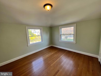 318 Whitestone Rd, Silver Spring, MD 20901 - photo 6