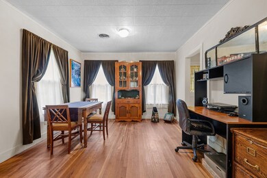 331 W Hackberry St, Fredericksburg, TX 78624 - photo 3