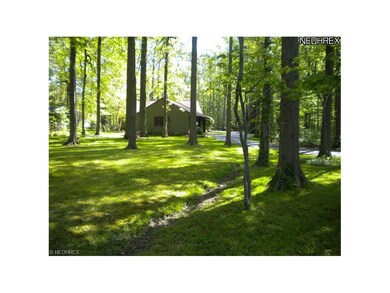 Private Treed Setting with Hickory Trees!!