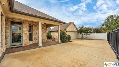 2277 Gruene Lake Dr, New Braunfels, TX 78130 - photo 6