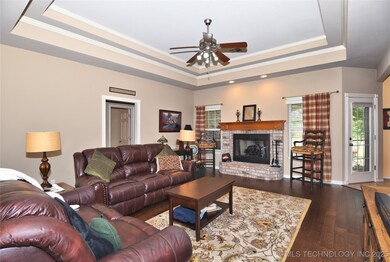 6884 S 302nd East Ave, Broken Arrow, OK 74014 - photo 4