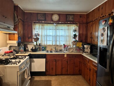 627 Bizerte St, Houston, TX 77022 - photo 5