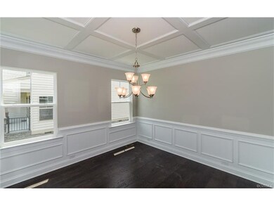 Photo of another Jefferson. Picture and crown mold