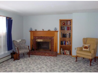 Fireplaced Livingroom