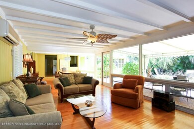 6 Family Room to Dining Area