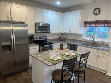 12217 Lava Rock Ct, Fishers, IN 46037 - photo 5