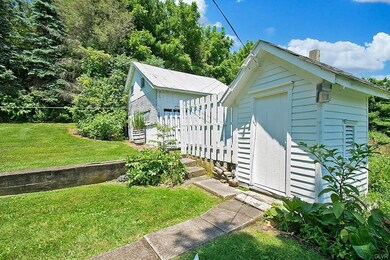 4657 Scheidys Rd, Coplay, PA 18037 - photo 4