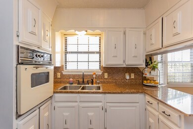 5713 N Greenway Ave, Odessa, TX 79764 - photo 3