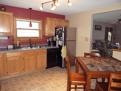 502 3rd St SE, Jamestown, ND 58401 - photo 7