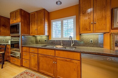 901 Bedford Dr, Midland, TX 79701 - photo 5