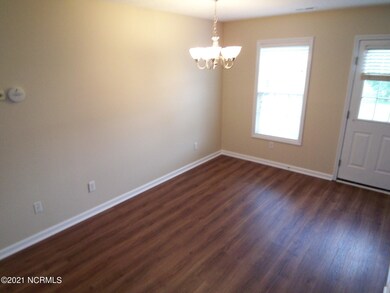 124 Settlers Cir, Jacksonville, NC 28546 - photo 3