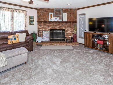 1977 Mapleleaf Dr, Collinsville, IL 62234 - photo 4