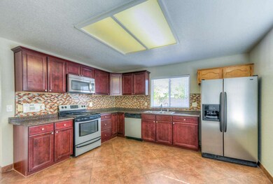 Kitchen (2)