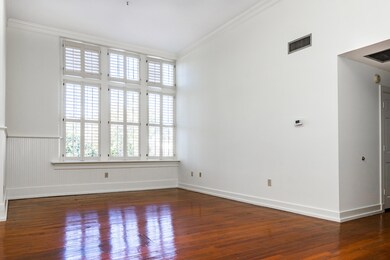 67 Legare Street, 308-01